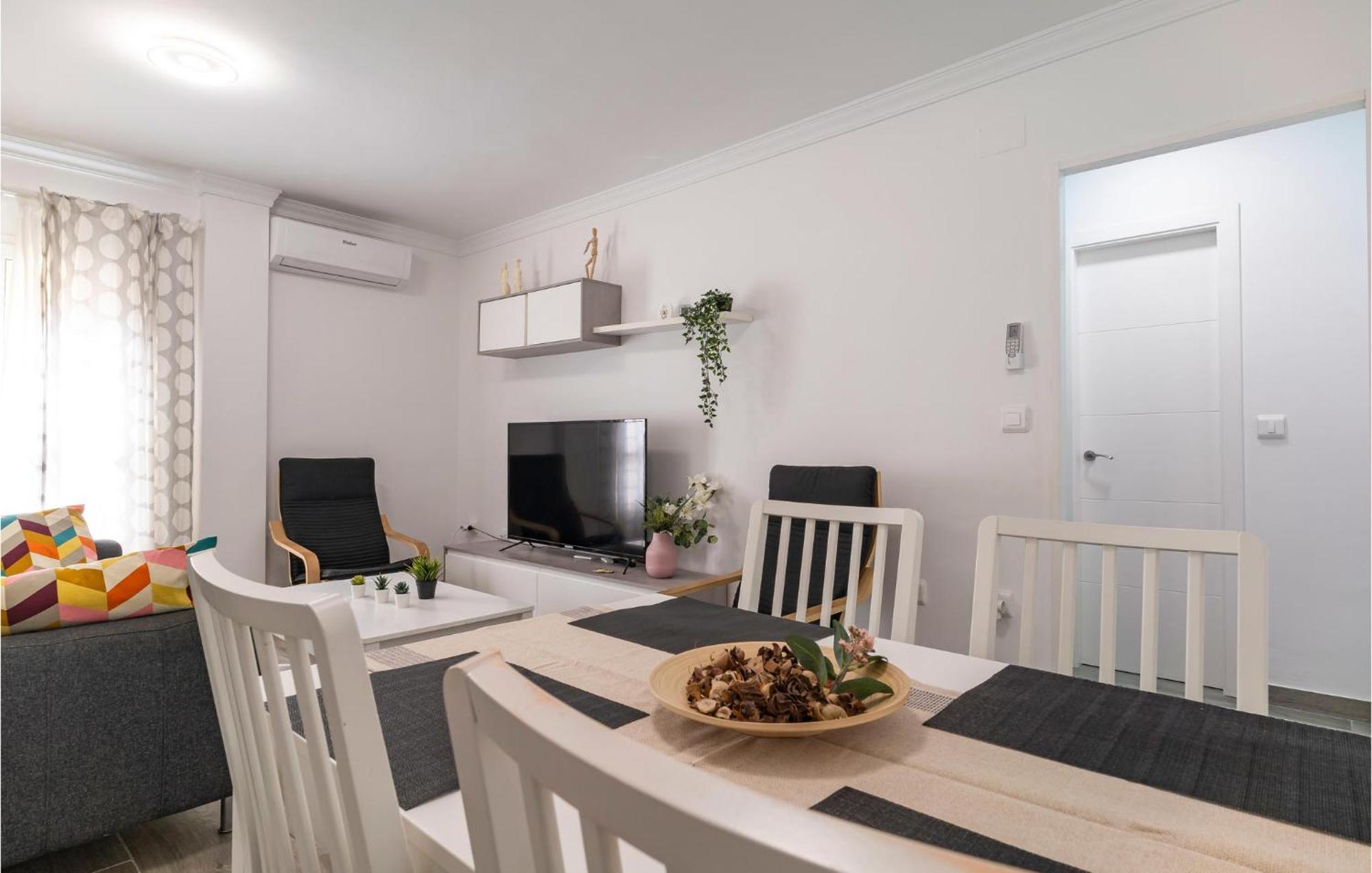 2 Bedroom In *